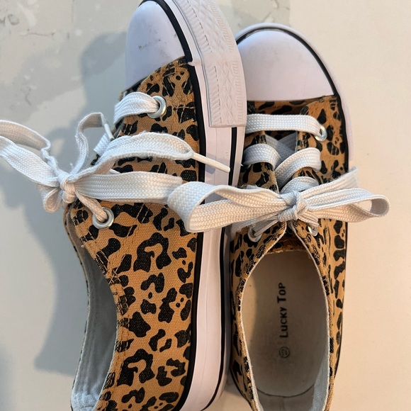 Lucky Top Kids Leopard Print Sneakers - Picture 1 of 3